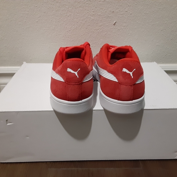 Puma - Picture 3 of 4